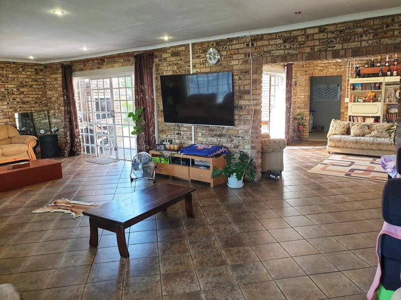 4 Bedroom Property for Sale in Miederpark North West